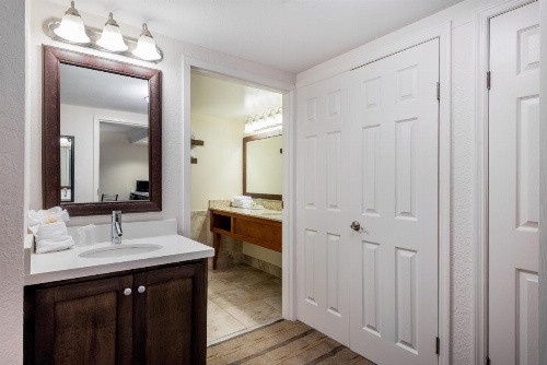 Holiday Inn Fort Lauderdale Airport image 32